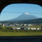 新幹線は山側にしか座らない